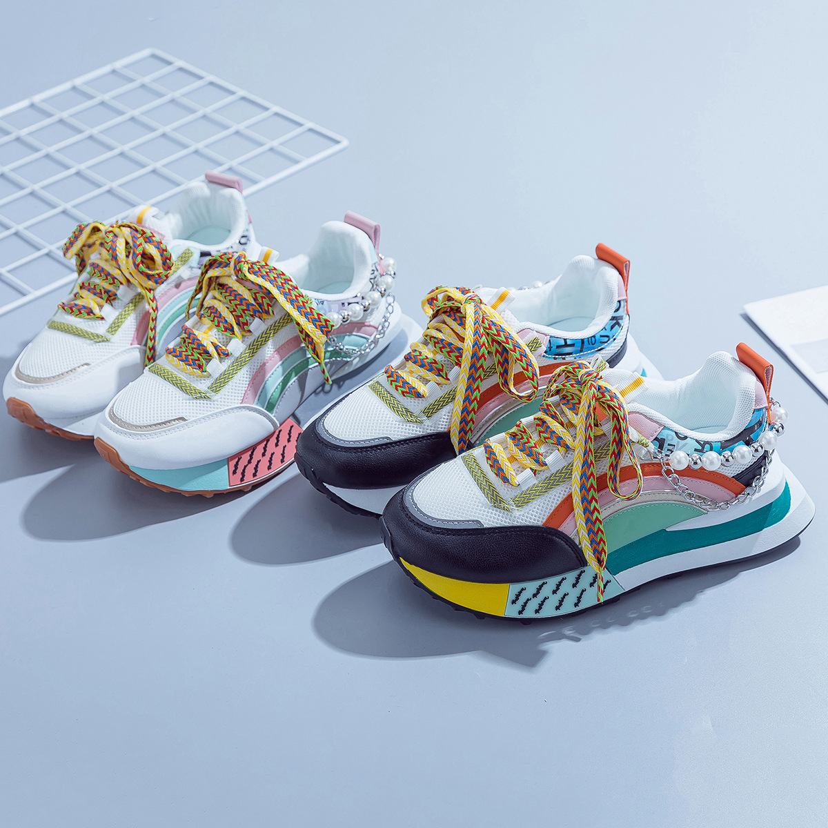 Shiny Chunky Soled Sneakerscasual FashionableAnd On Trend foto 5