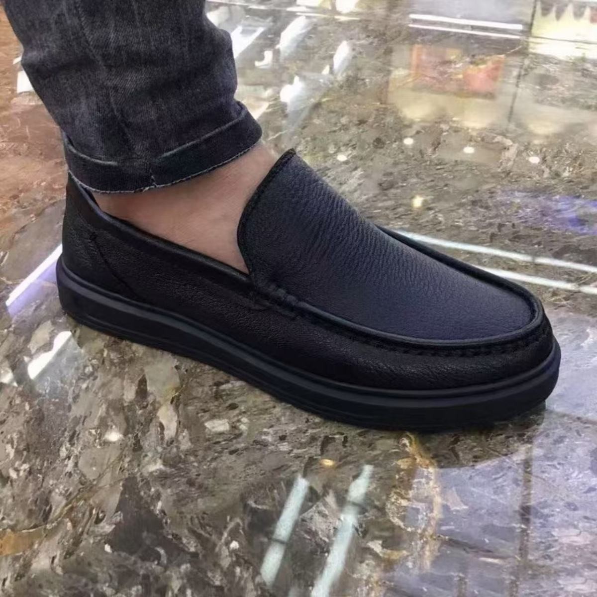 New Soft Leather Slip On Loafers With A Soft Upper foto 2