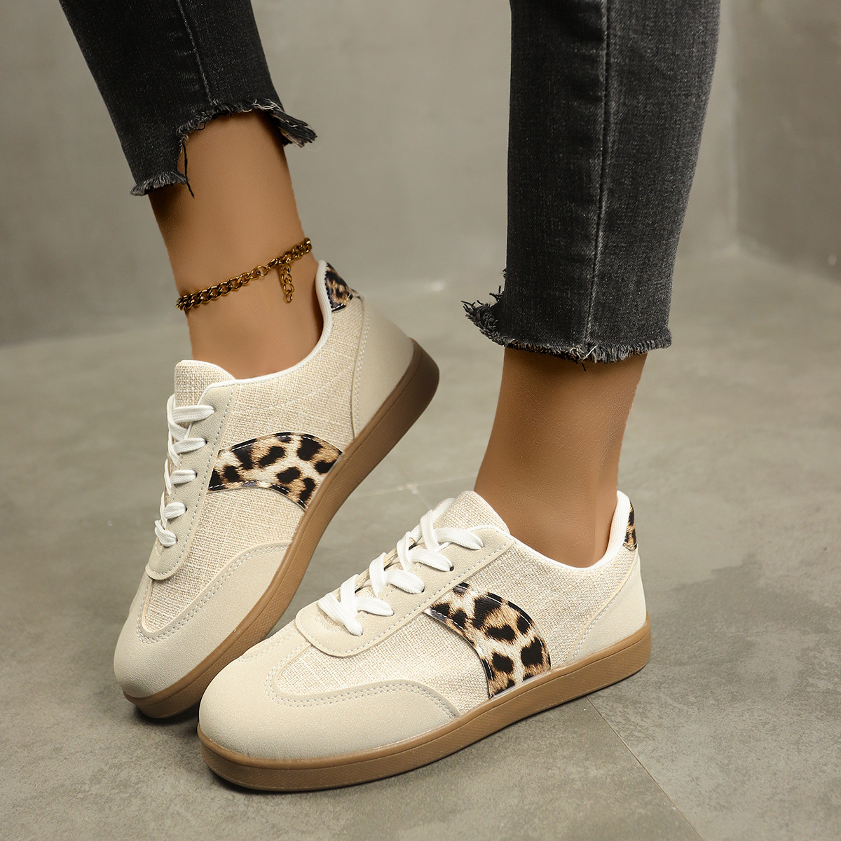 Round Toe Lace-up Vintage Leopard Print German Training Shoes foto 4