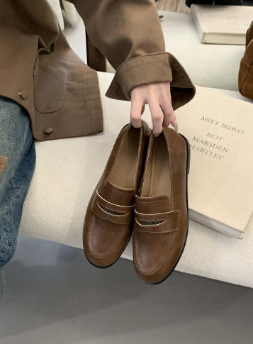 Womens Dress Shoes With A Round Toe Soft Sole And A Chic Comfortable Loafer Design foto 5