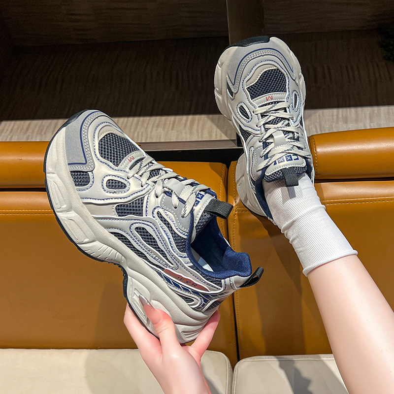Thick Bottom Breathable Gray Mesh Board Shoes Female foto 3