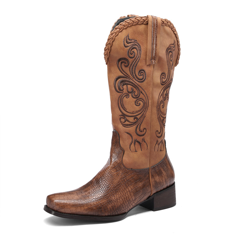 Riding Boots With A Chunky Heel And Embroidery Available foto 3