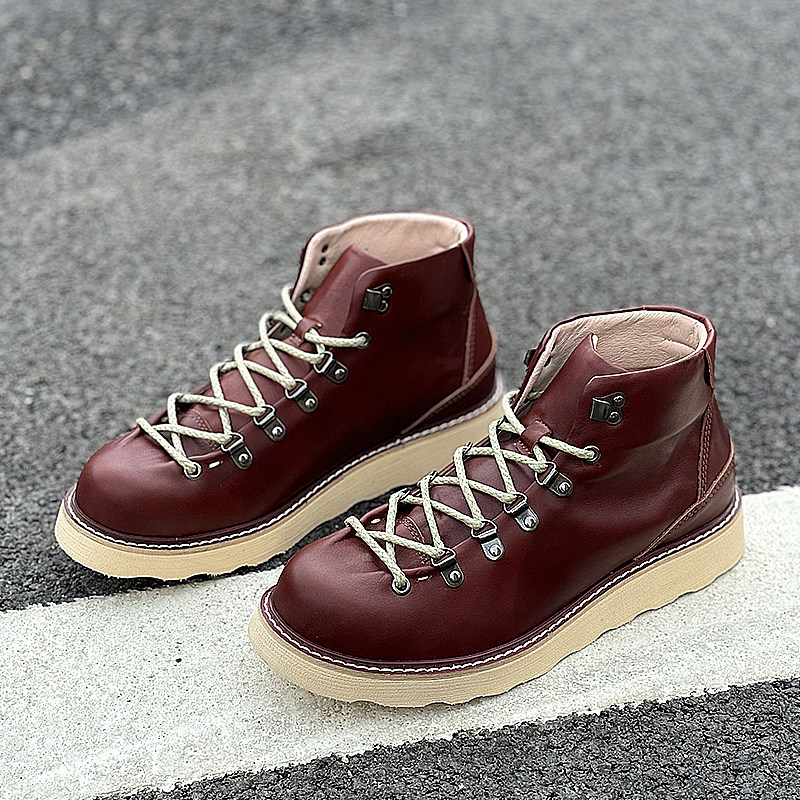 Men's Mid- To High-Top Genuine Leather Dr Martens Boots foto 2