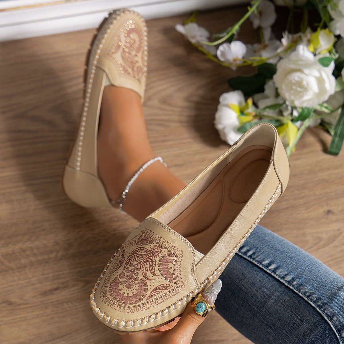 Retro Womens Flat Loafers In A Stylish Vintage Look foto 5