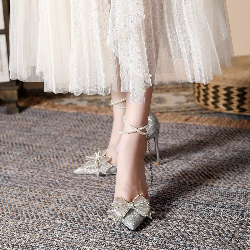 New Crystal Bow Shoes For 18th Birthday Celebrations foto 3
