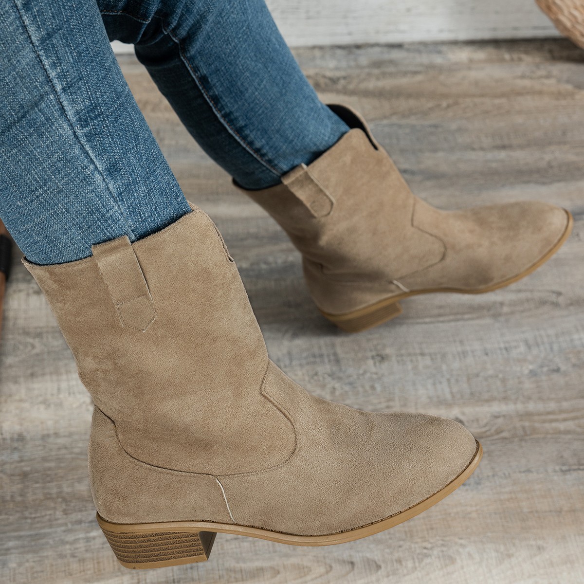 Womens Vintage Round-toe Flat Matte Leather Boots foto 3