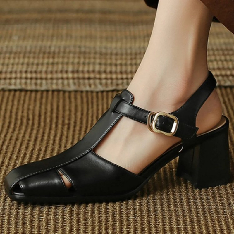Hollow Retro Closed Toe Chunky Heel Sandals For Women foto 3