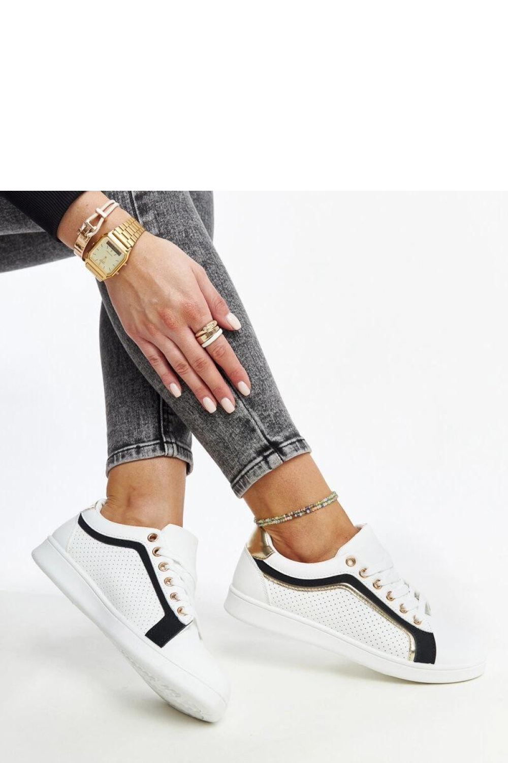 Sportschoenen op een platform Solea