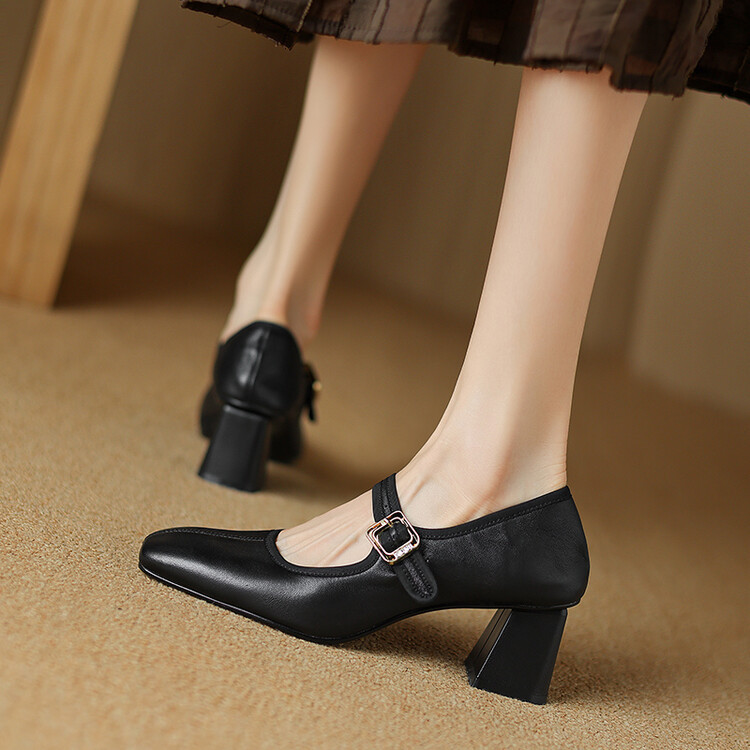 Women's Square Toe Black And Red Retro Chunky Heel Pumps foto 4