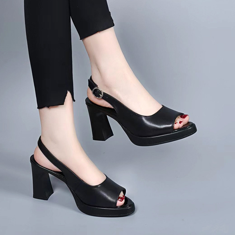 Genuine Leather Wedge Sandals With Thick Soles Chunky Heels Soft Leather And A Strap-and-buckle Design foto 3
