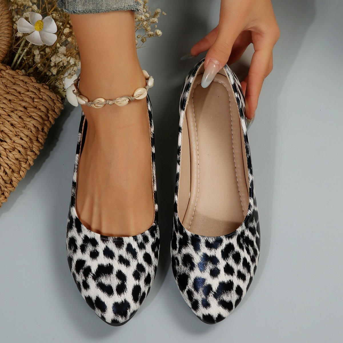 Women's Fashion Casual Flat Pointed Toe Shoes foto 3