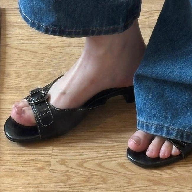 Retro-style Niche Leather Belt Buckle Slide Sandals For Women foto 3
