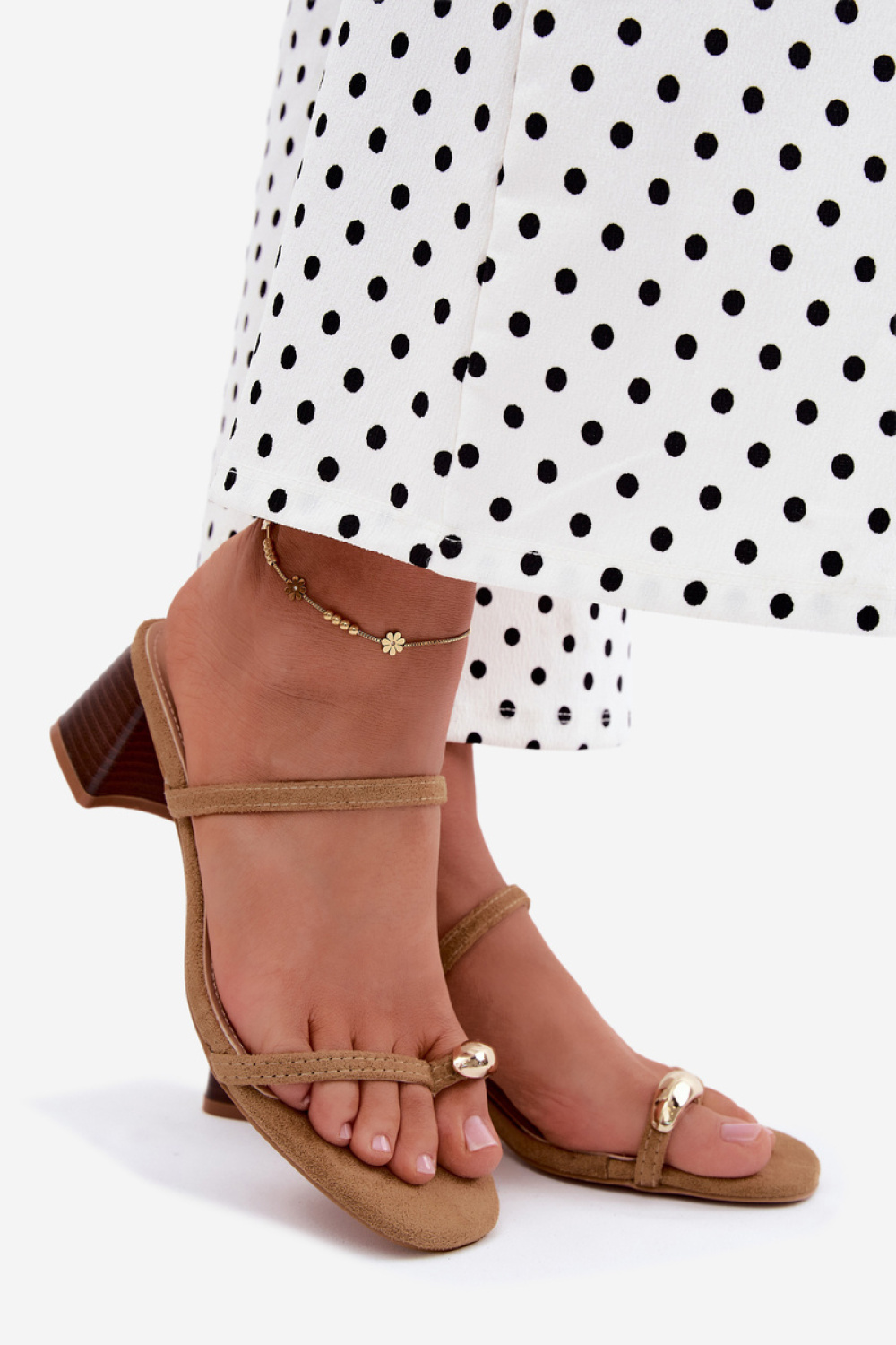 Hakken slippers Step in style