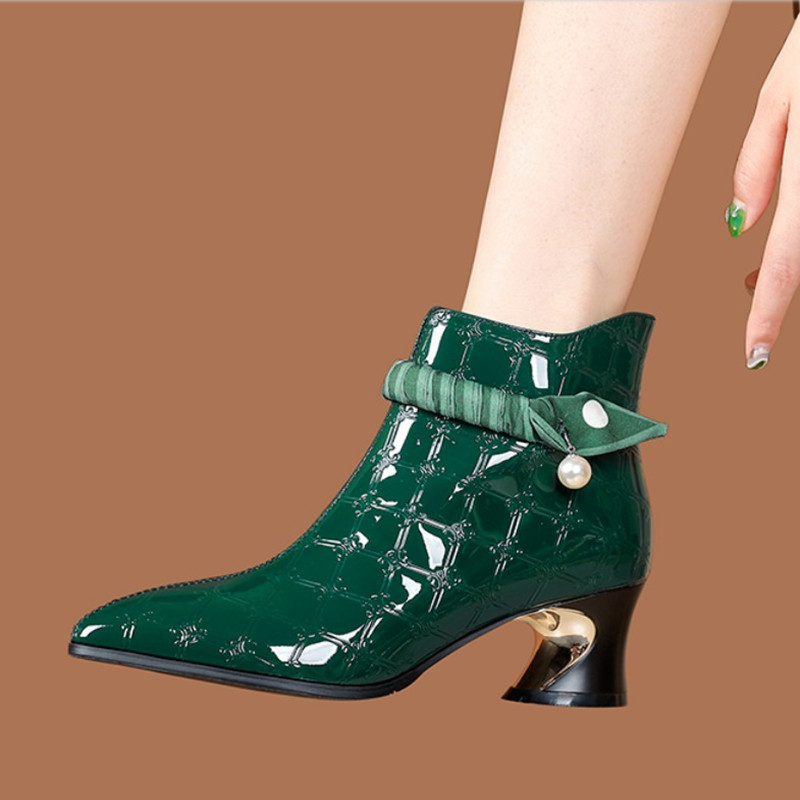 Pointed-toe, Chunky-heeled Ankle-length Boots With A Mid-height Heelstylish Patent Leather foto 4