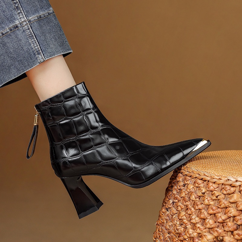New Autumnwinter Pointed-toe Ankle Boots Featuring Slender Stiletto Heel And A Back Zipper foto 2