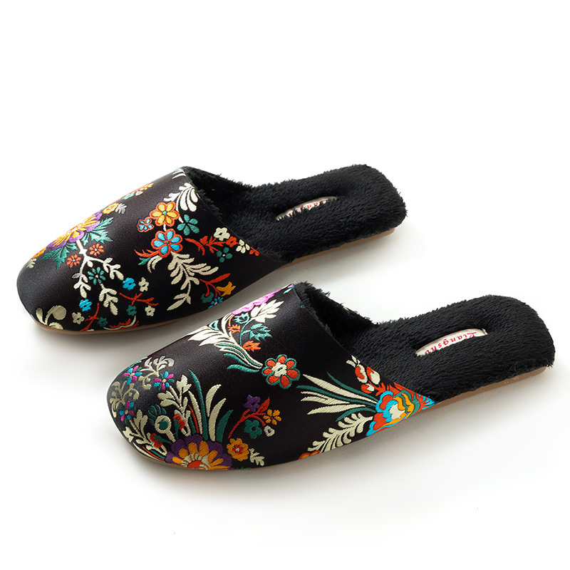 Women's Embroidered Floral Ox-Tendon Sole Plush Slippers foto 4