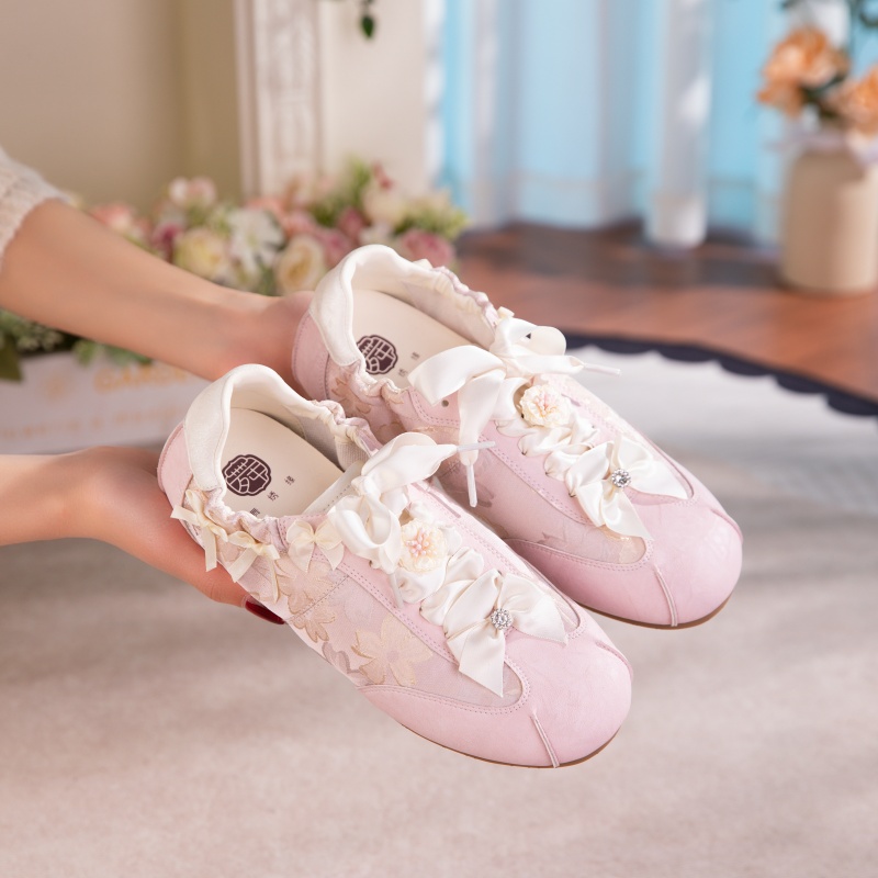 2026 New-style Oriental Aesthetic Flower Embroidery Casual Shoes - Three-color Ribbon Bow Flat Shoes - Sweet-Tempered Women's Shoes - Versatile Sports Shoes foto 4
