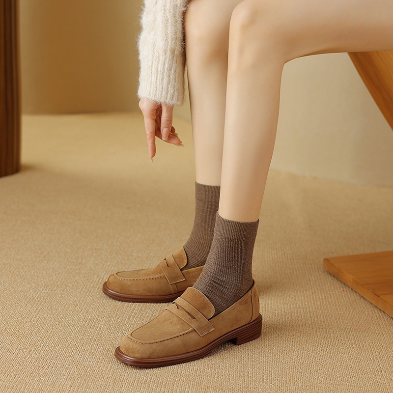 Women's Sheepskin Pumps With Square Toes And Retro Round Toes foto 5