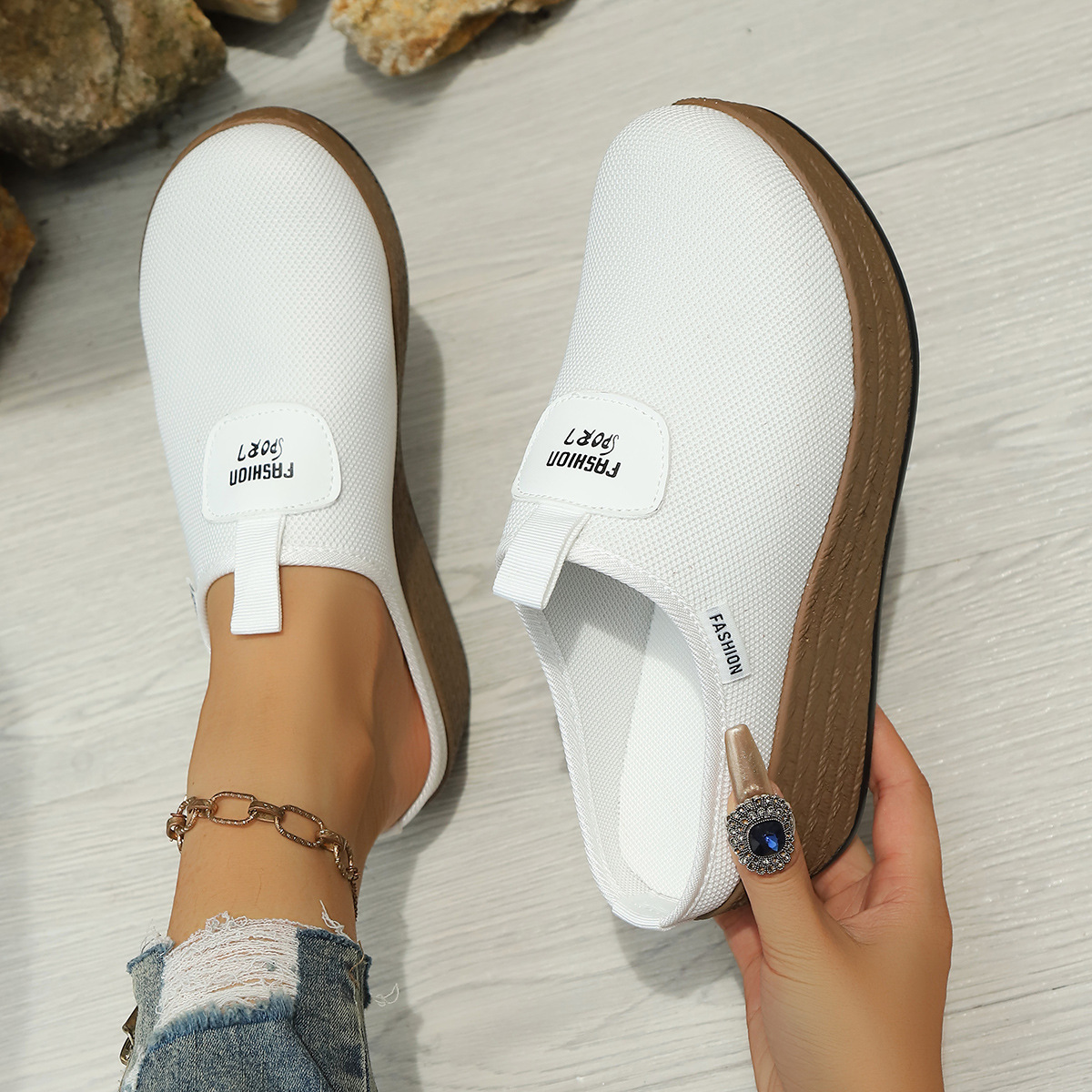 Lightweight Stylish Mesh Mens Slip-on Sneakers foto 2