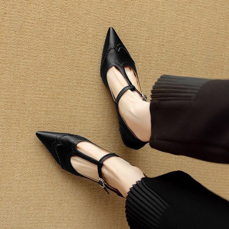 Women's French-style Vintage Engraving Stiletto Heel High Heels foto 3