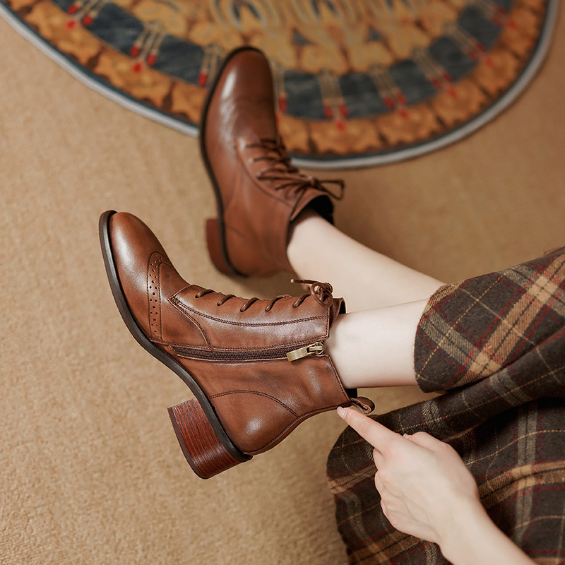 Retro-style Leather Ankle Boots With Side Zippers And Lace-up Design foto 2
