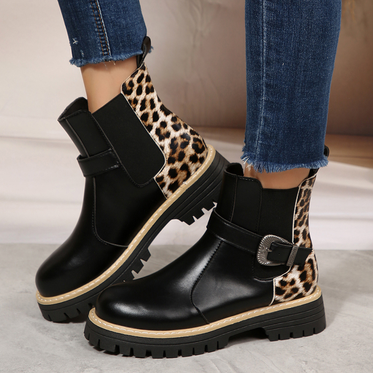 Large-size Fashionable Leopard Print Metal Buckle Boots foto 4