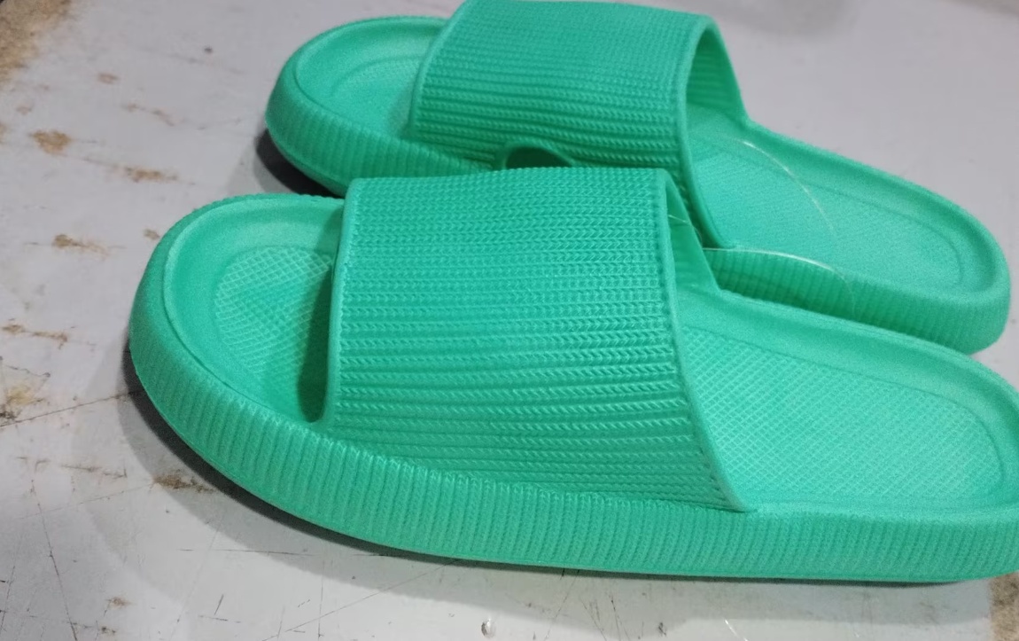 Home Slippers Couples Feel Cool Stepping On Excrement foto 4