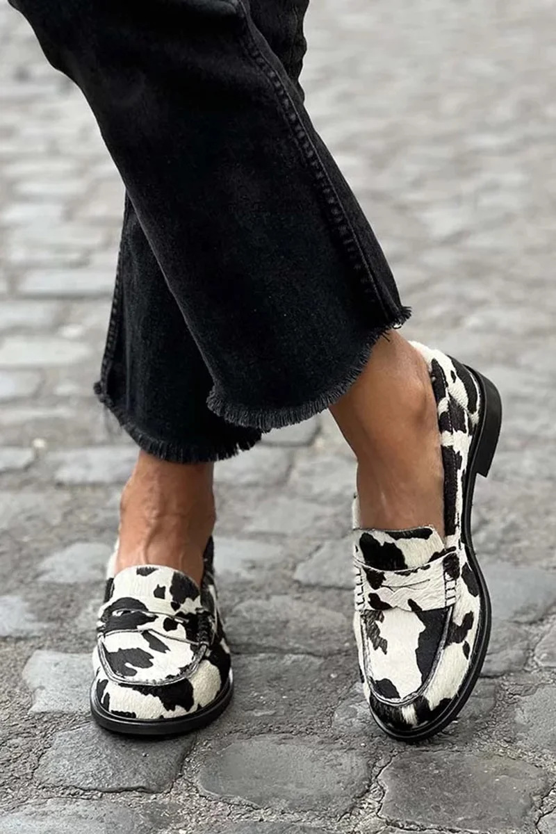 Women's Spring And Autumn Round Toe Shallow Mouth Cows Pattern Plus Size Casual Pumps foto 5