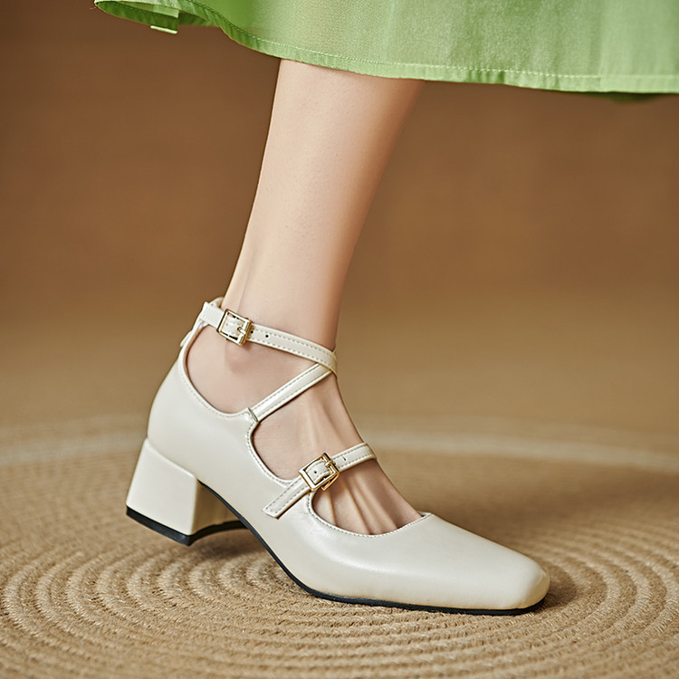British-style Square-toe Mid-heel Buckle-toe Women's Pumps foto 4