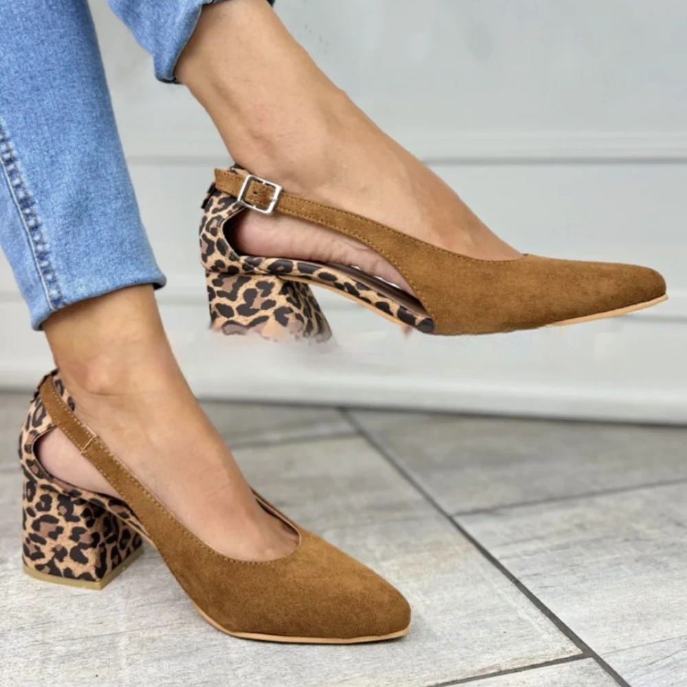 Pointed Suede Leopard Print Toe-loop Sandals foto 2