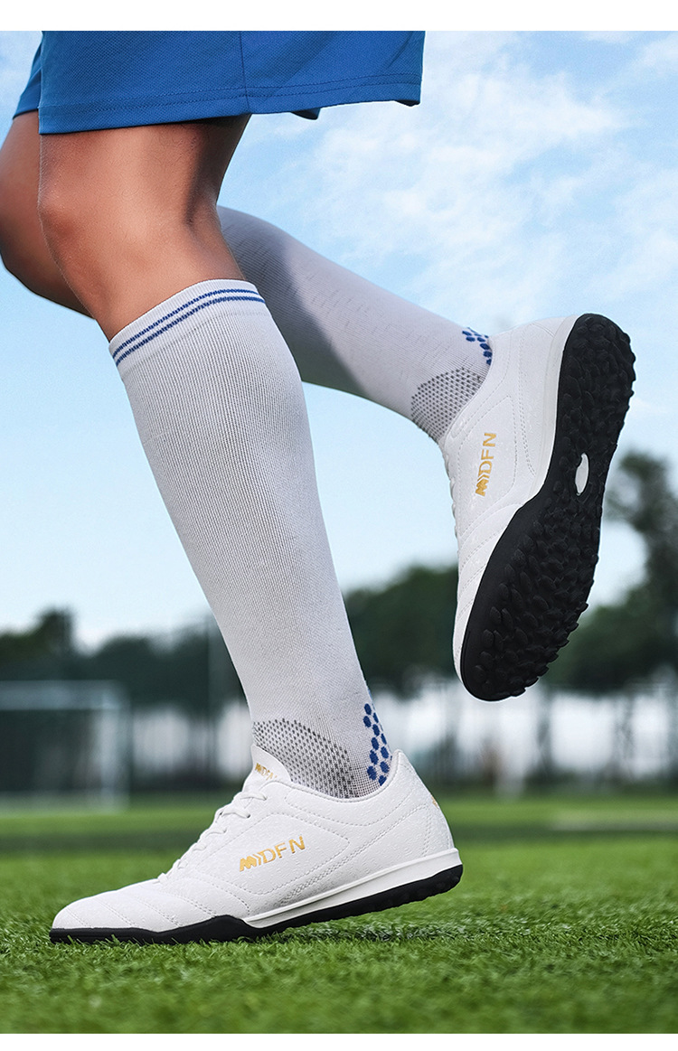 Lightweight And Comfortable Soccer Shoes Long Nail Broken Nail Wear-resistant Non-slip