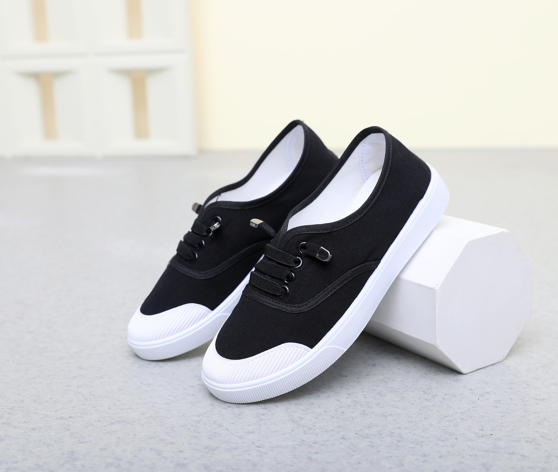 Womens Versatile White Canvas Shoes Student-friendly Flat-soled Sneakers foto 4