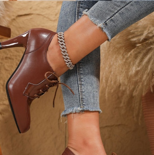 Womens Deep-V-cut Pointed-toe High-heeled Bootsversatile And Easy To Style foto 4