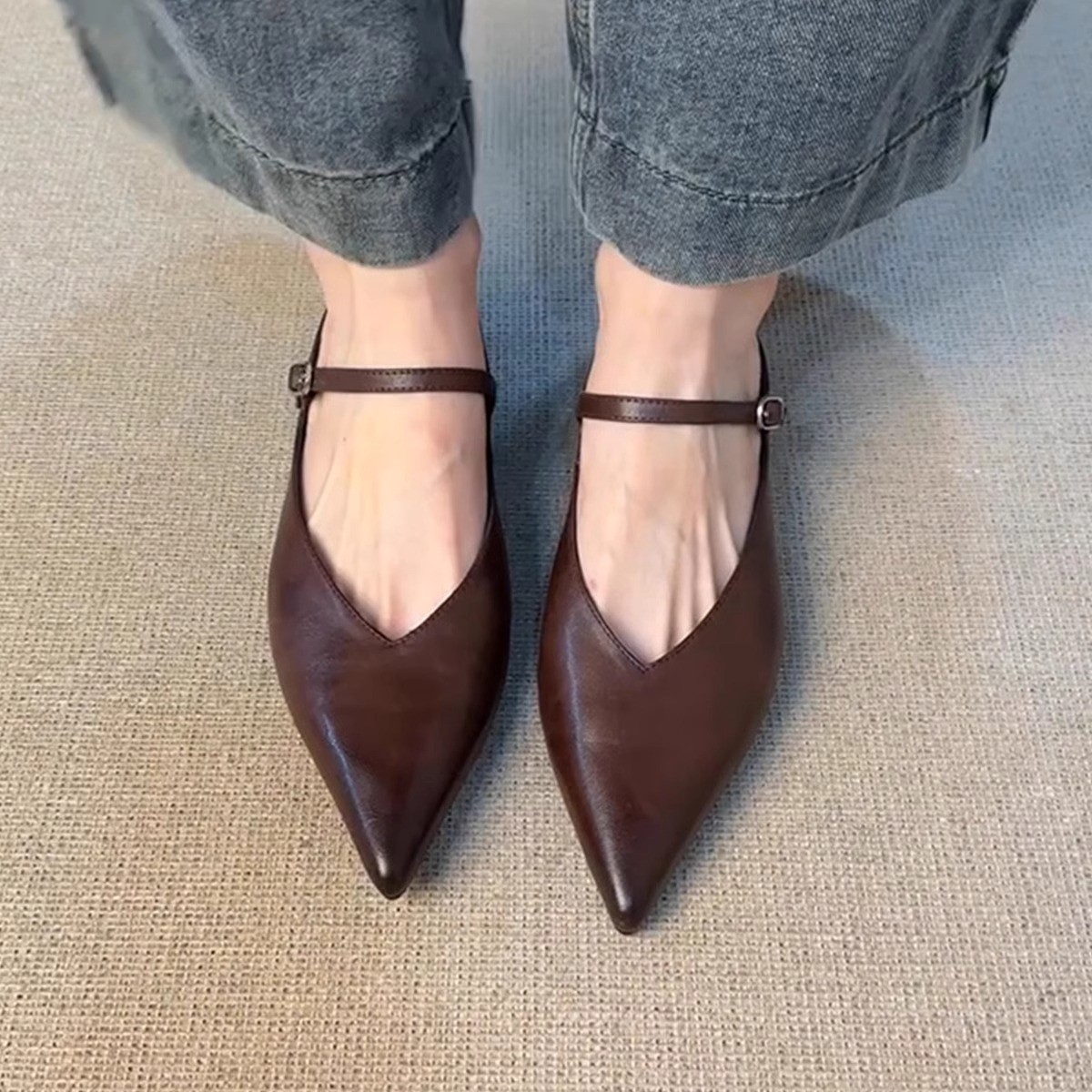Women's Retro Pointed-Toe Versatile Simple Half Slippers foto 3