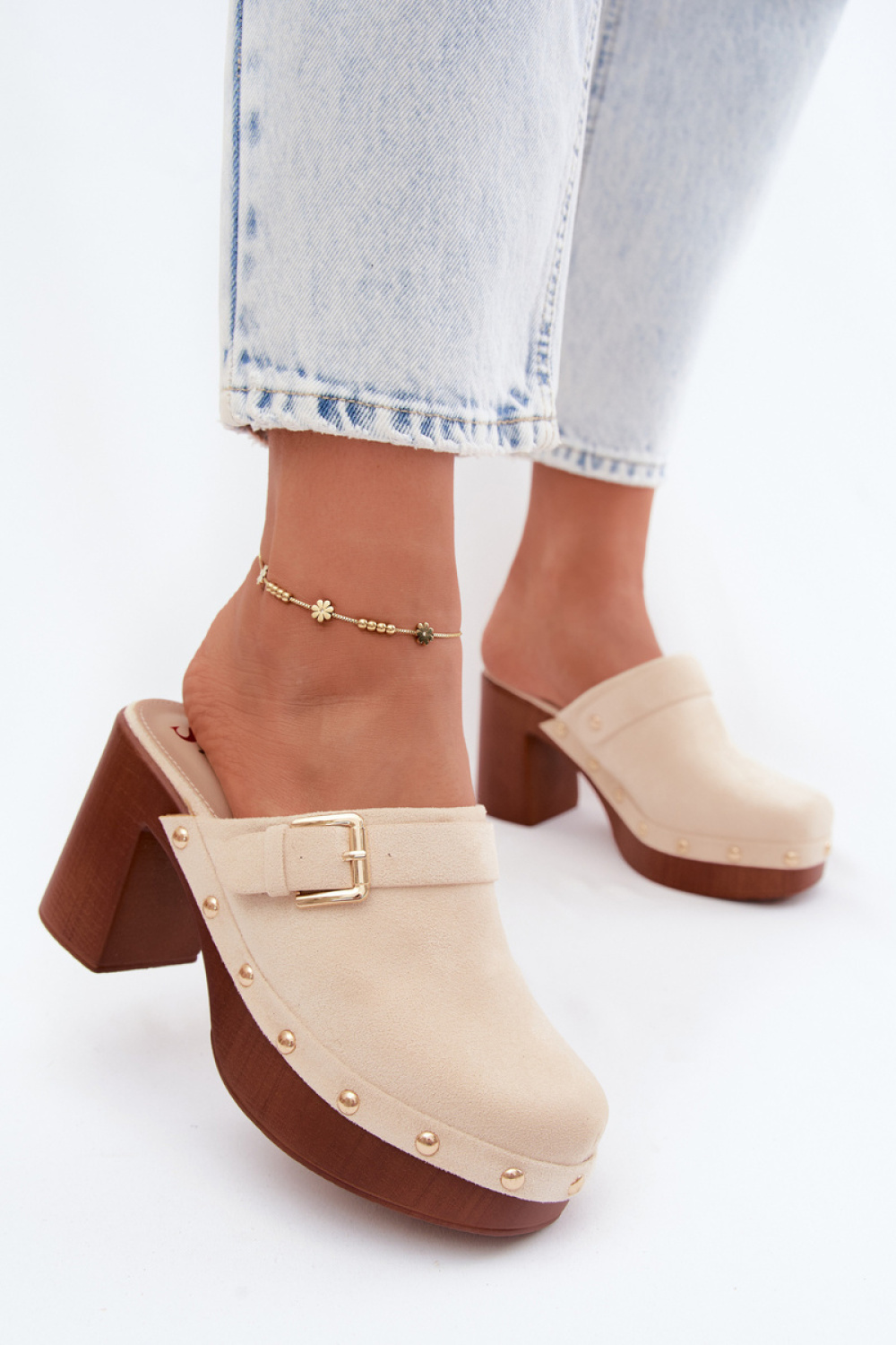 Hakken slippers Step in style