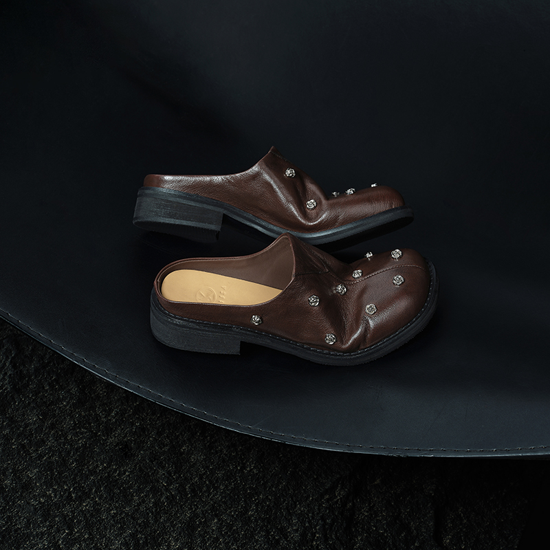 Breathable Full Grain Leather Studded Mules, Women's Slip-On Backless Shoes foto 5