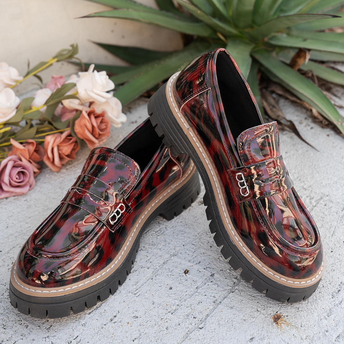New Autumn Leather Belt-Buckle Patent Leather Leopard-Print Vintage Womens Shoes foto 2