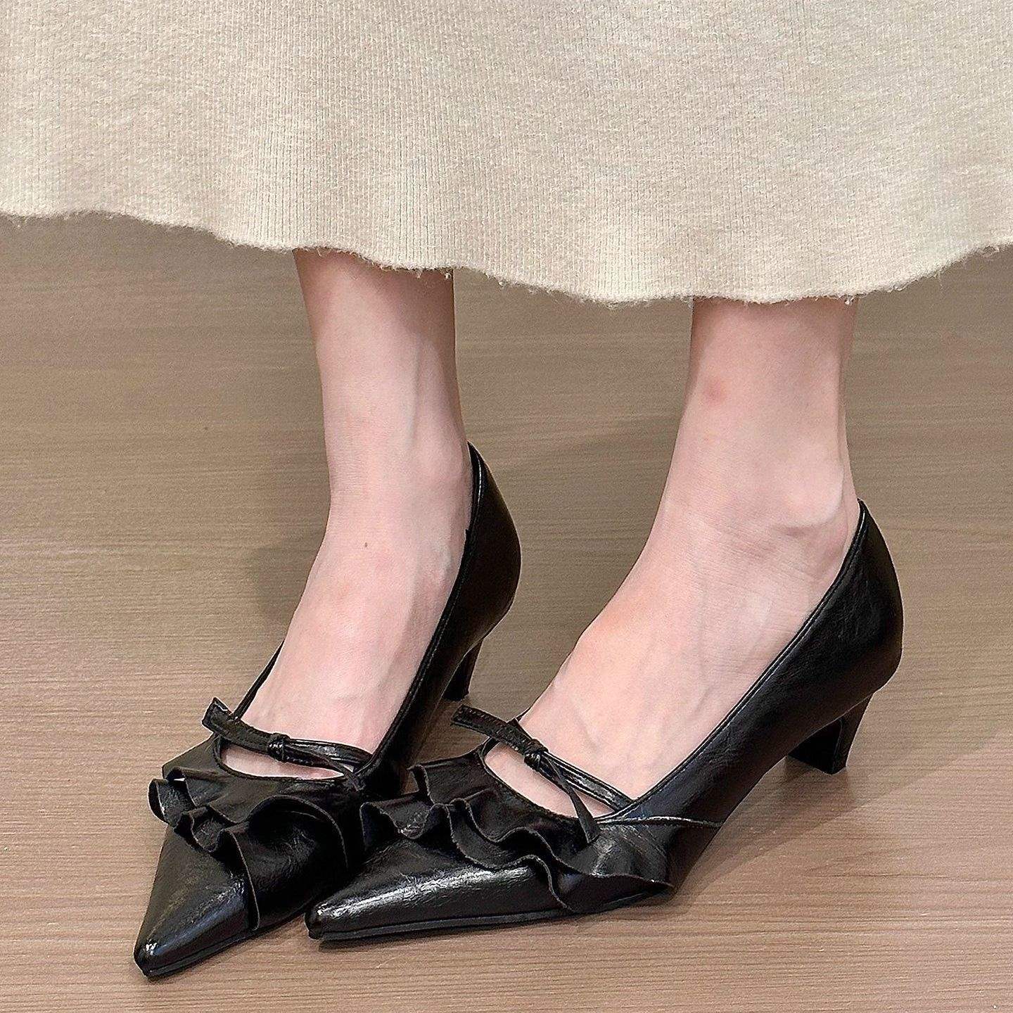 Elegant French-style Silver Stiletto Heels With A Ruffled Hem