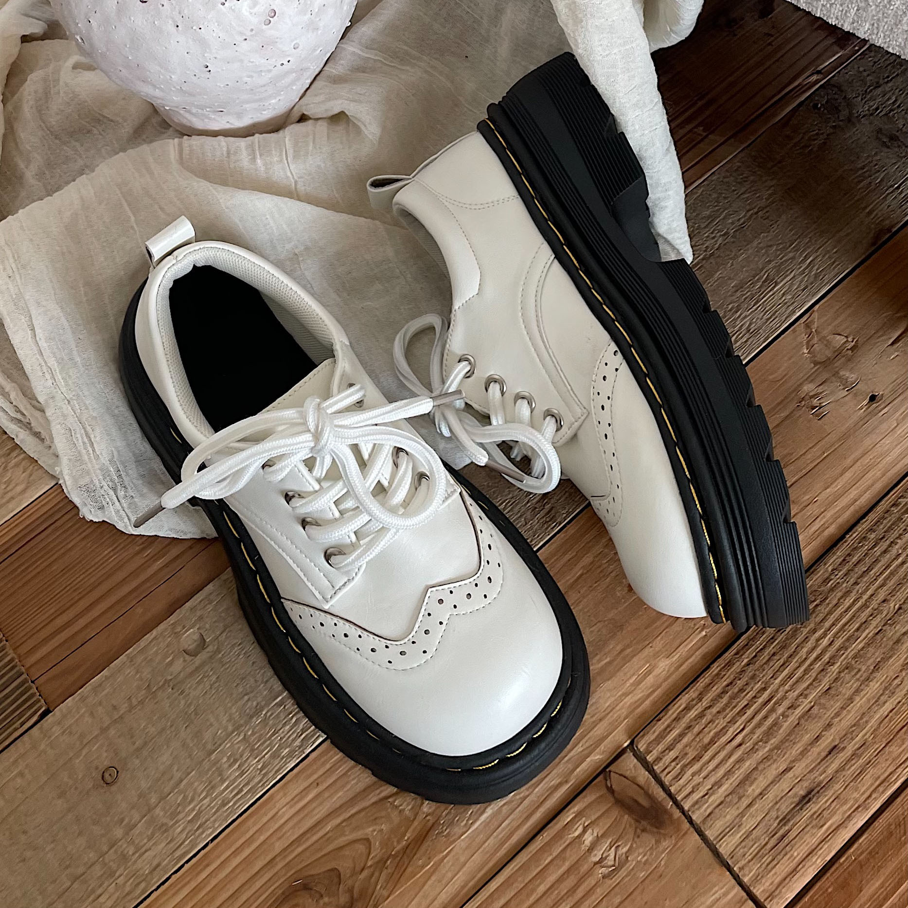 Womens Casual British-style Soft-soled Leather Shoes foto 3