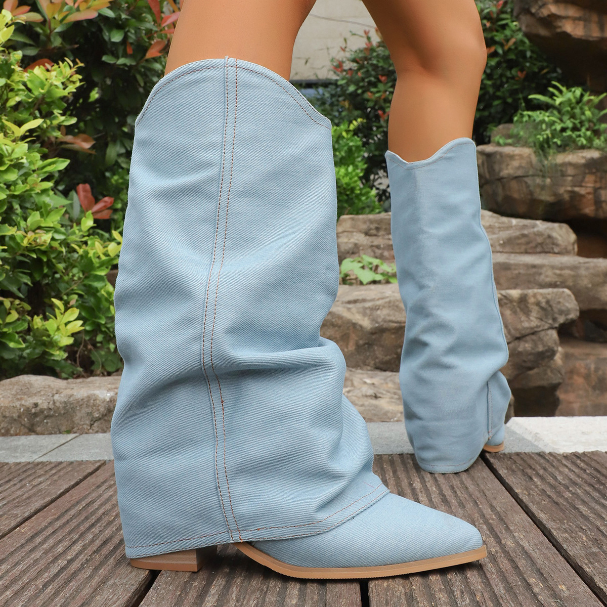 Retro Boot-cut Boots With Chunky High Heels foto 4