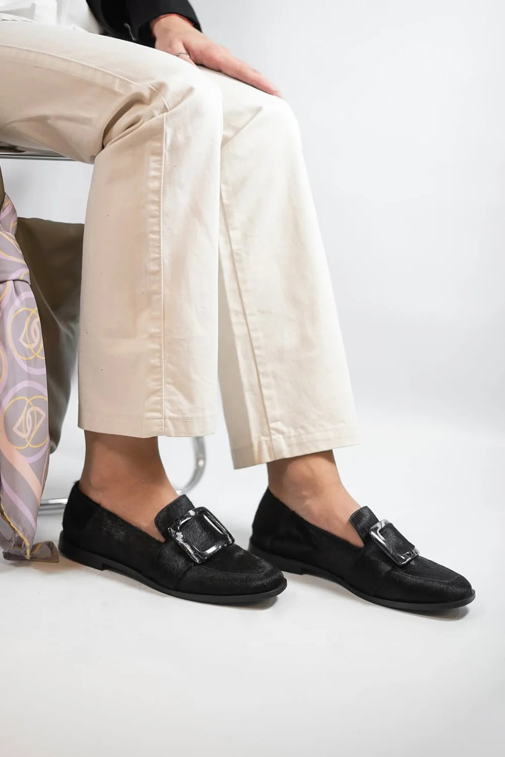 Low-cut Vintage Large Square Button Loafers For Women foto 3