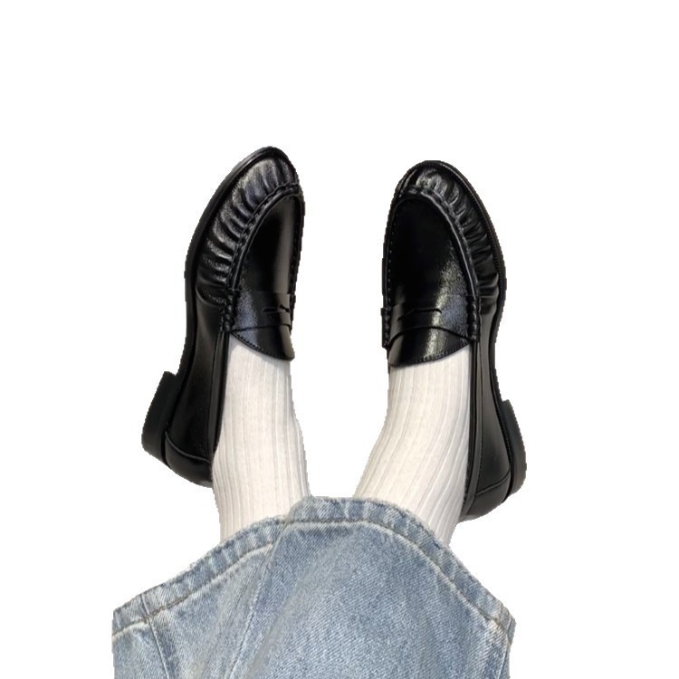 New Retro Round-Toe Pleated Suede Chunky-Heel Loafers foto 4