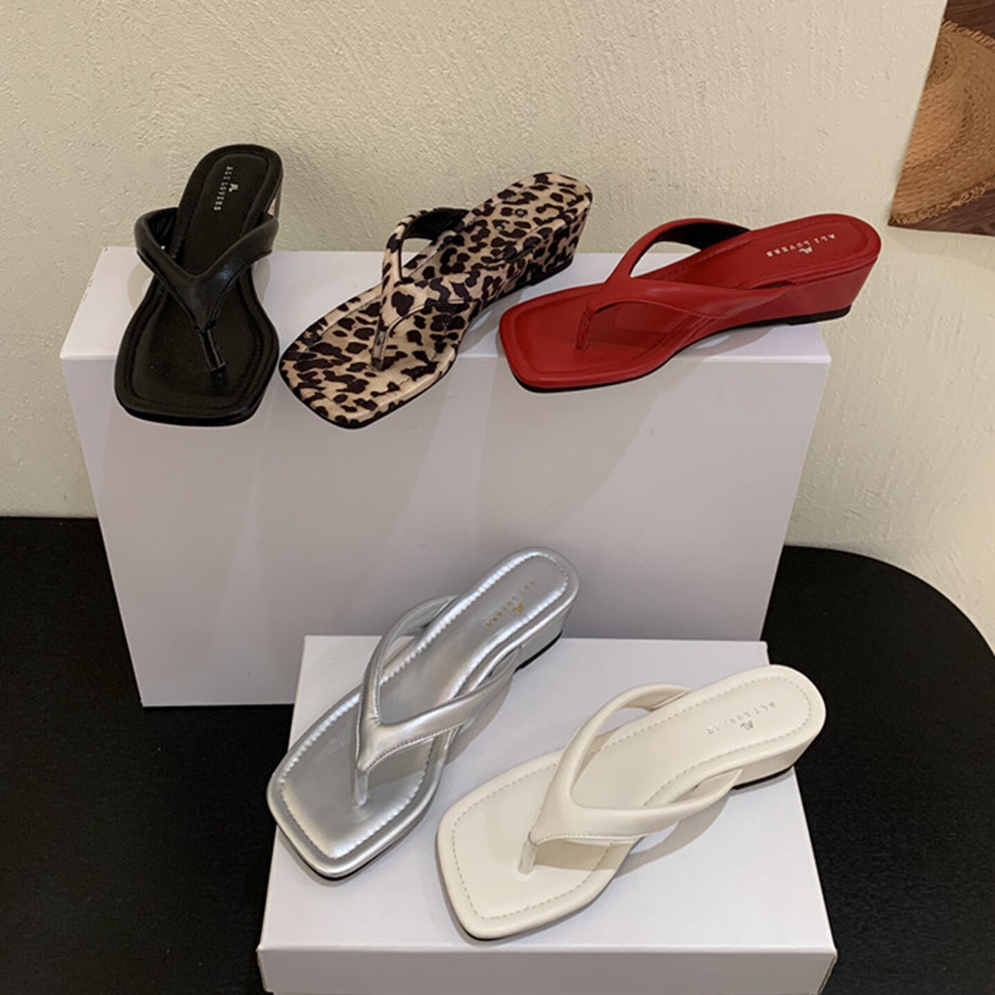 Womens French-style Wedge Sandals With A Square Toe And Leopard Print foto 4