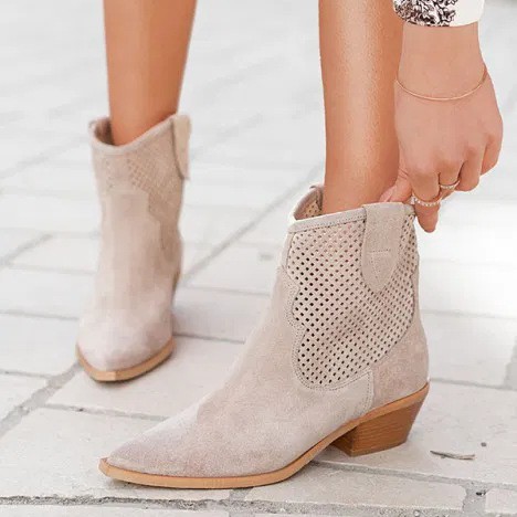 Womens Mid-Heel Boots In Large Sizes With Embossed Suede foto 4