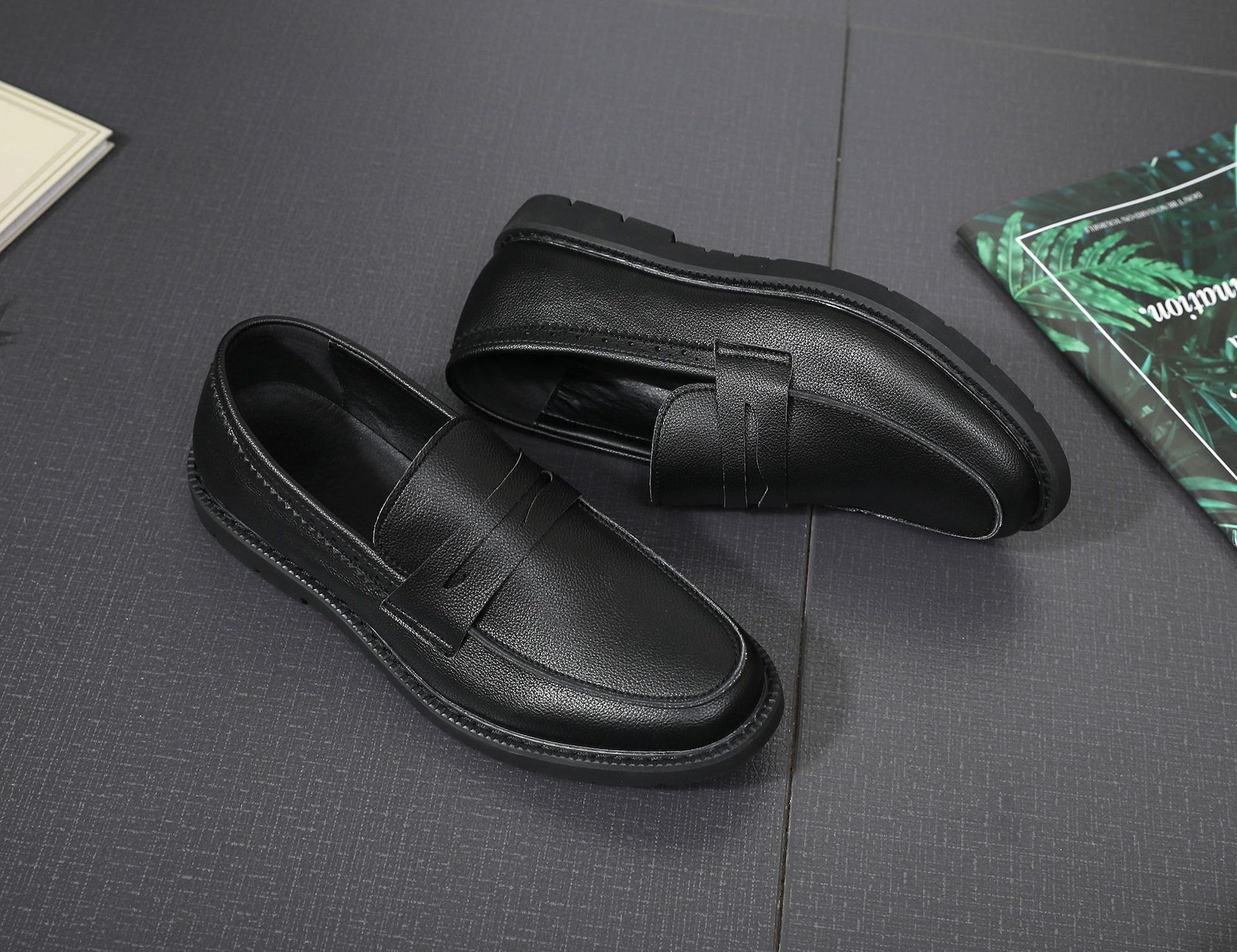 New Ultra-soft Men's Driving Casual Leather Korean Retro Slip-on Business Shoes foto 2