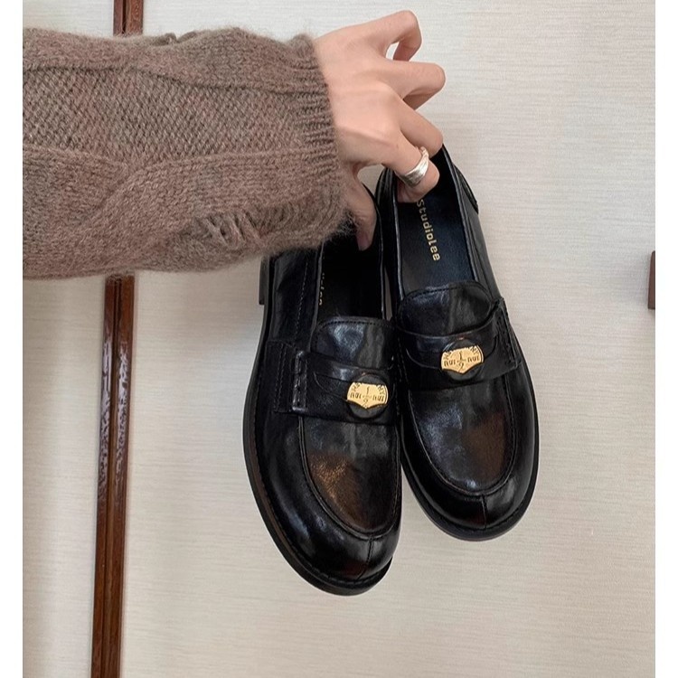 Round-toe Small Gold Coin Loafers British-style Leather Slip-ons foto 3