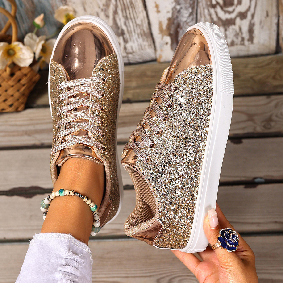 Plus Size Sequined Front Lace-up Solid Color Plus Size Board Shoes foto 4