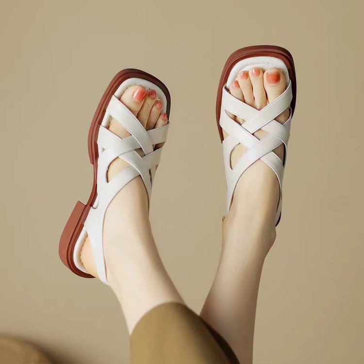 Women's Patent Leather Low Heel Square Toe Beach Sandals foto 2