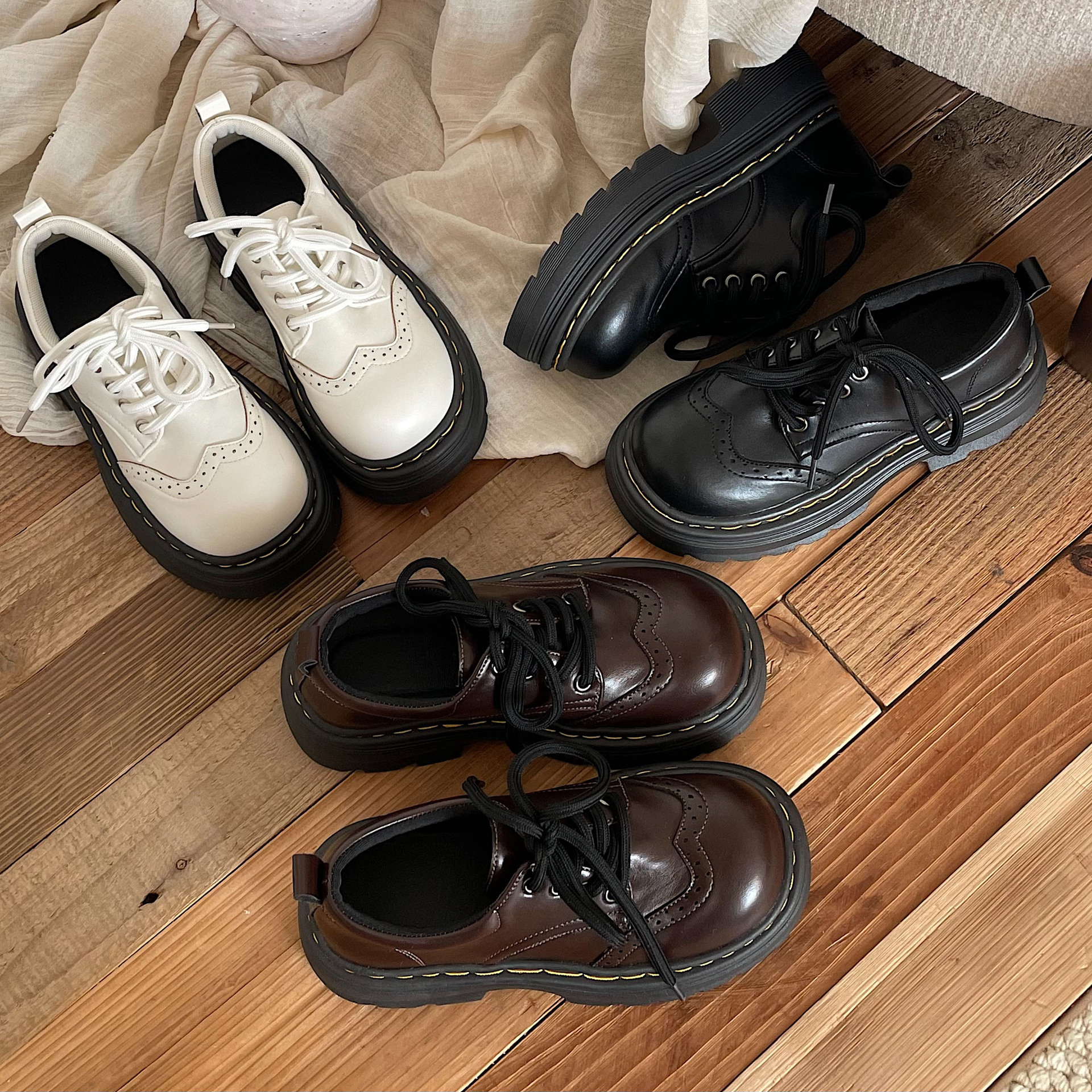 Womens Casual British-style Soft-soled Leather Shoes foto 2