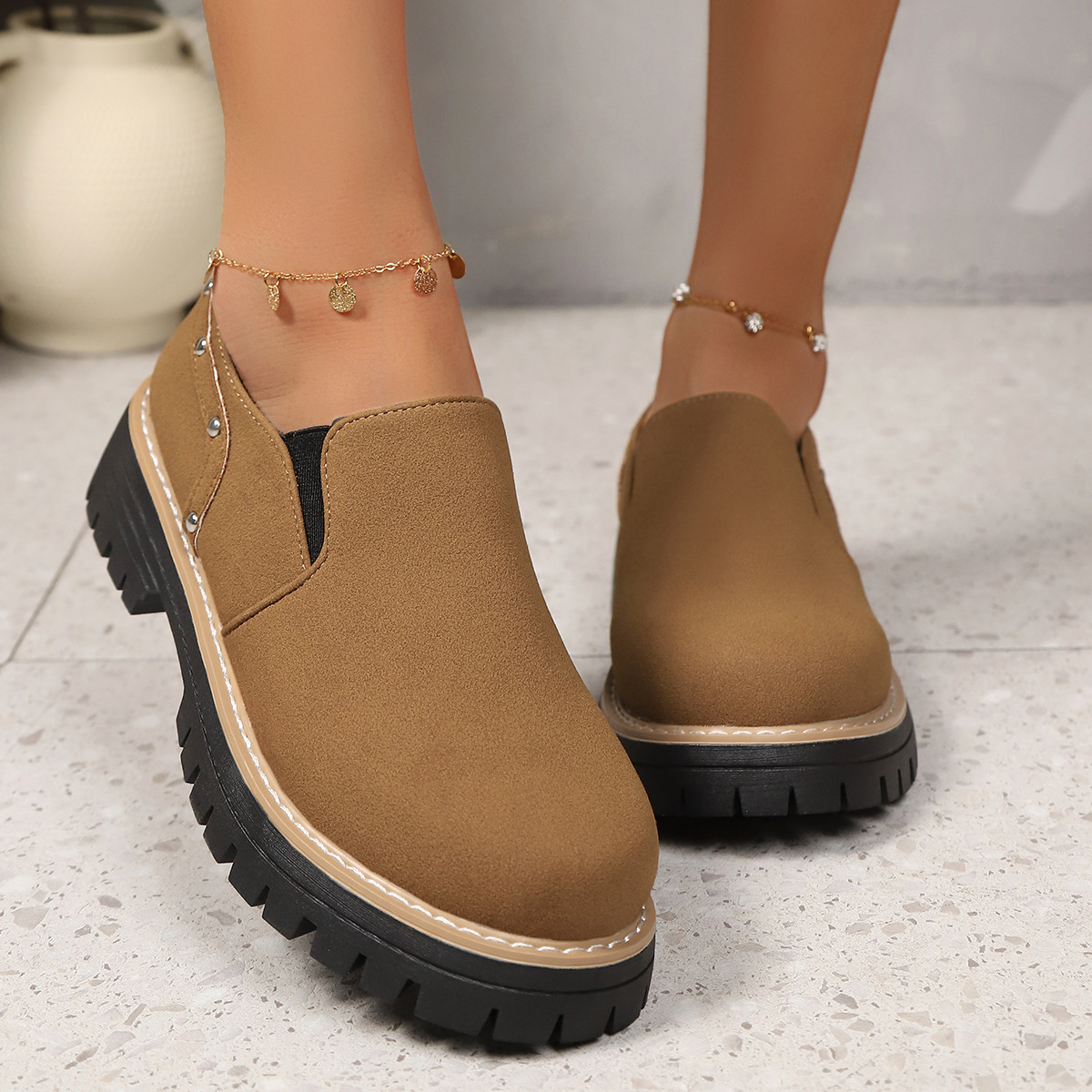 New Fallwinter Slip-on Casual Shoes With Rivets foto 4